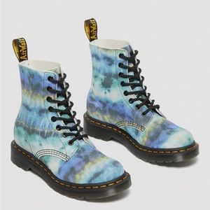 NEW Dr. Martens Boots